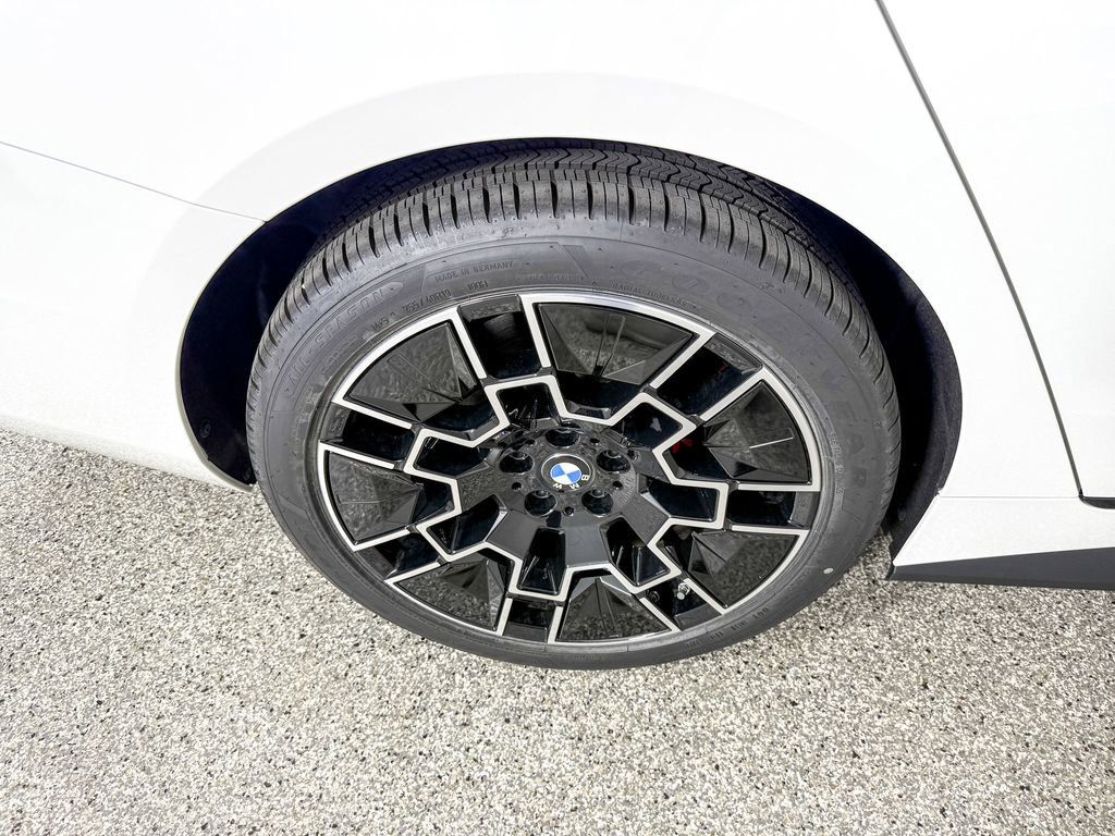 Thumbnail: 2025 BMW i4 - 21