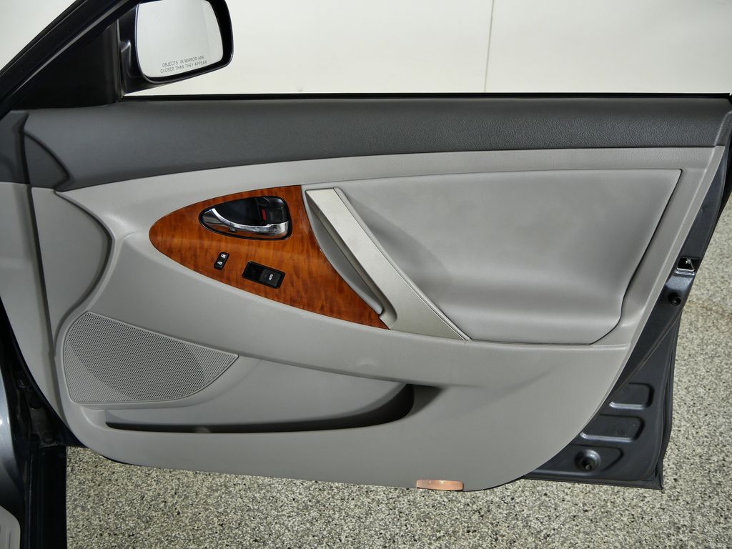 Thumbnail: 2011 Toyota Camry - 20