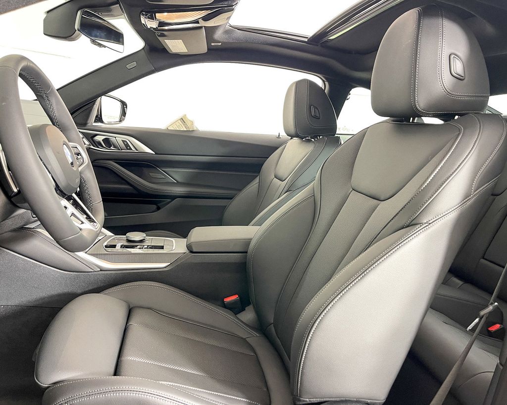 Thumbnail: 2025 BMW 4 Series - 29