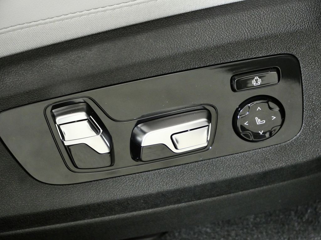 Thumbnail: 2026 BMW X5 - 22