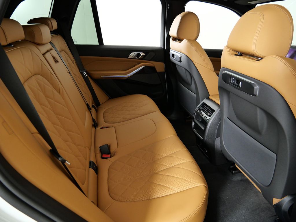 Thumbnail: 2026 BMW X5 - 26