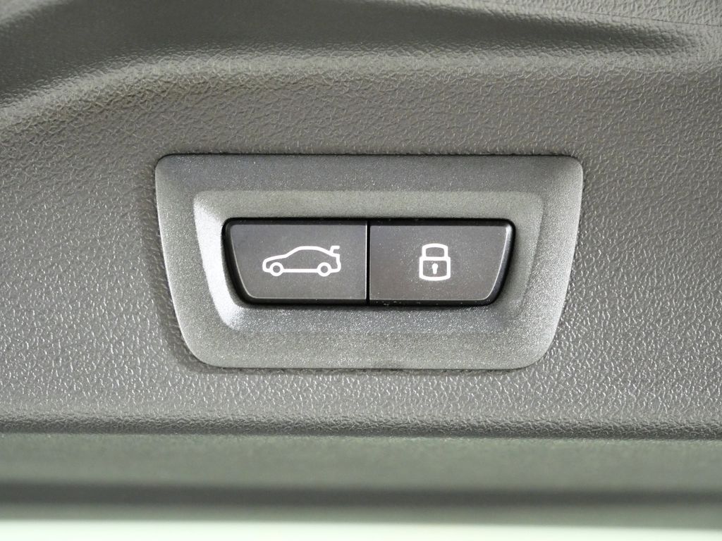 Thumbnail: 2026 BMW X5 - 30