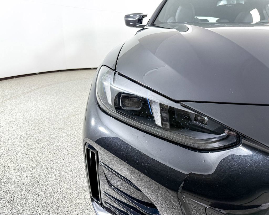 Thumbnail: 2025 BMW i4 - 10