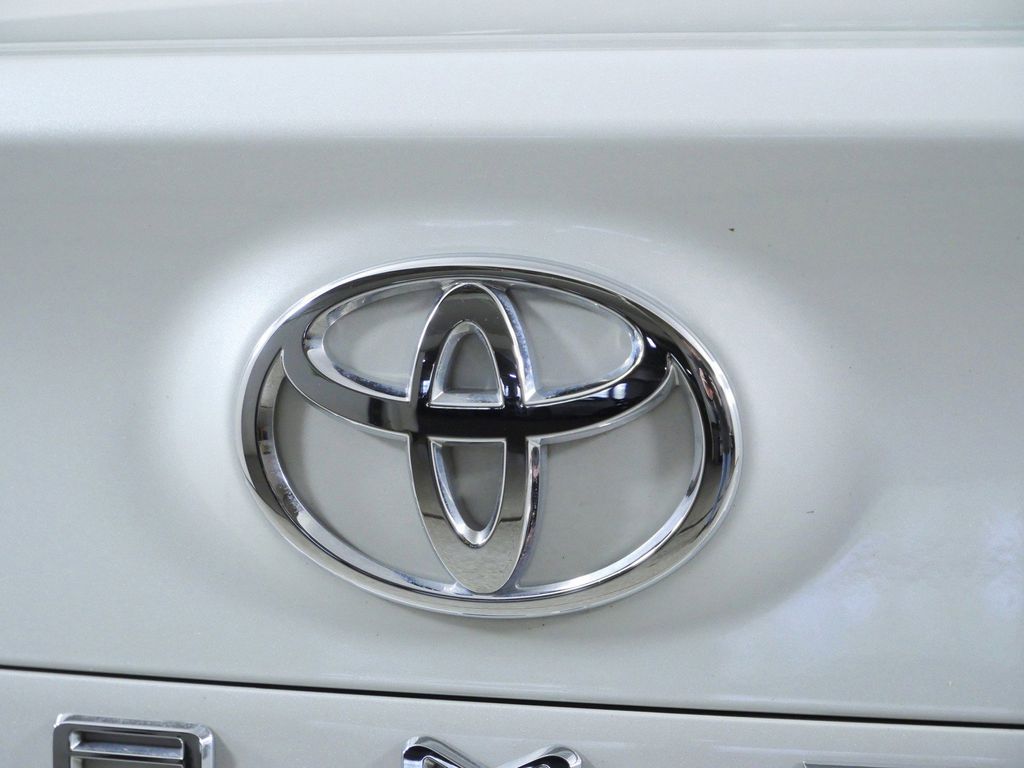 Thumbnail: 2023 Toyota Camry - 12