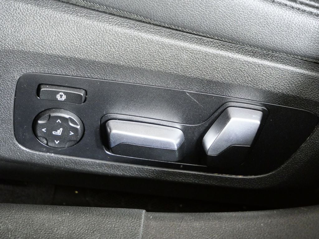 Thumbnail: 2019 BMW 3 Series - 38