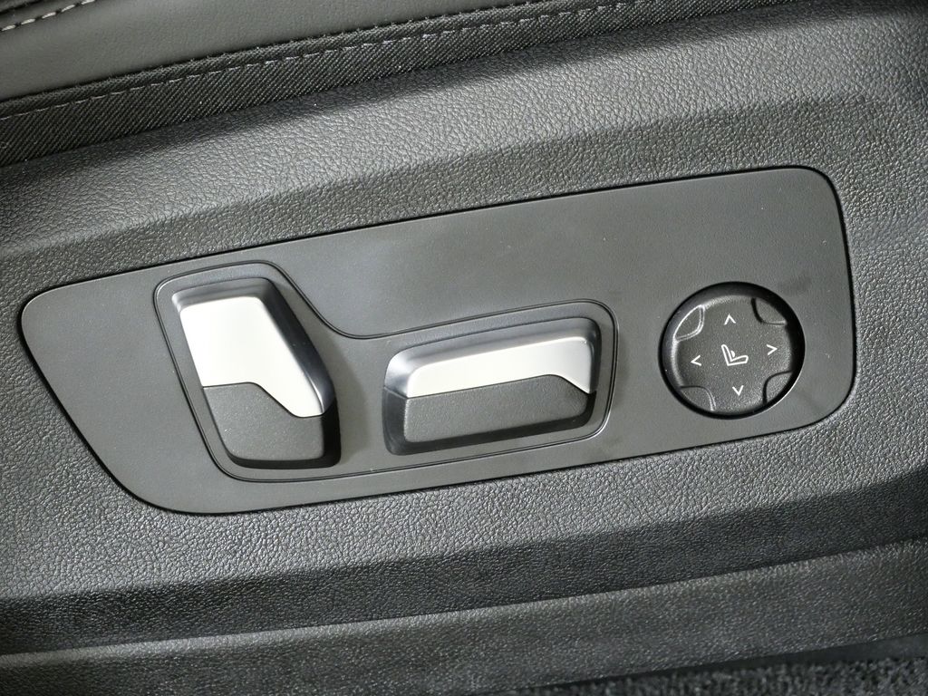 Thumbnail: 2026 BMW X5 - 22