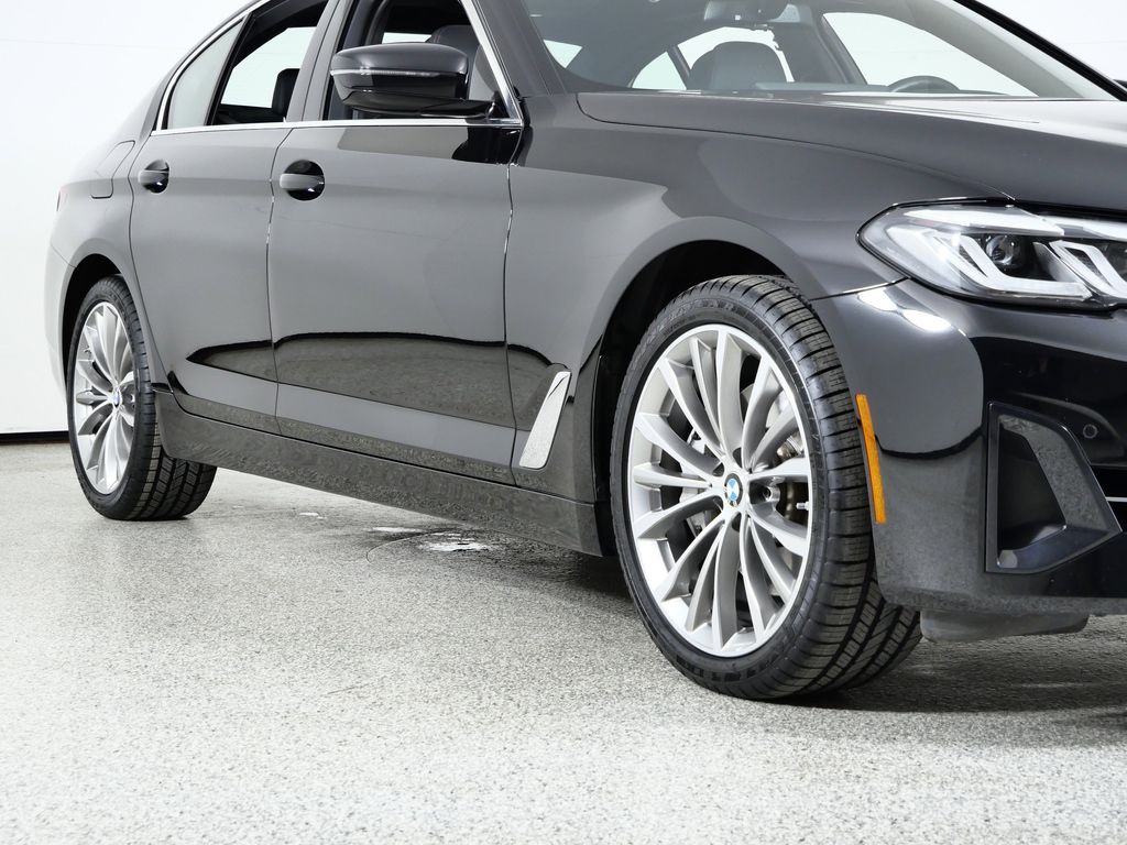 Thumbnail: 2023 BMW 5 Series - 8