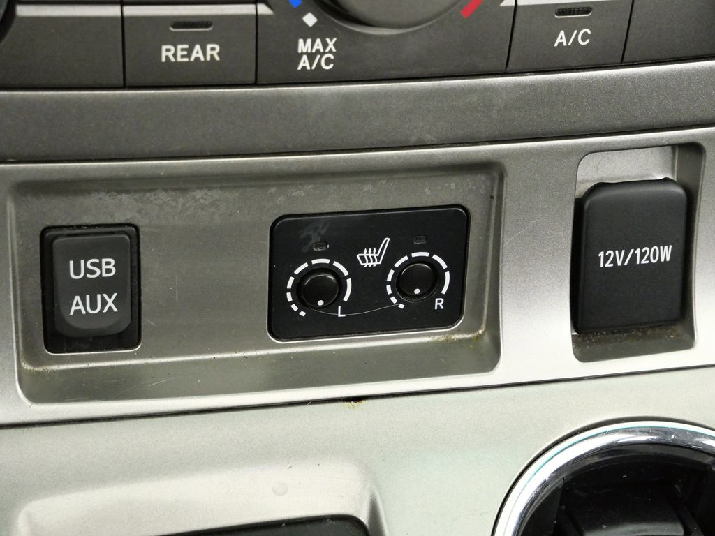 Thumbnail: 2011 Toyota Highlander - 46