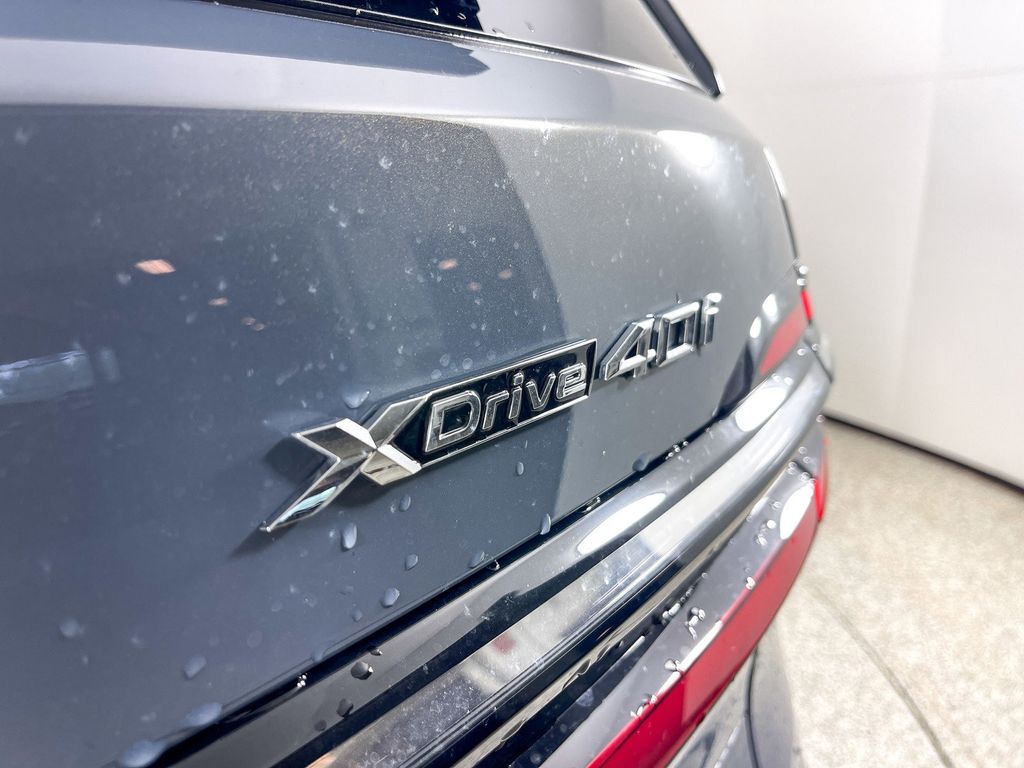 Thumbnail: 2025 BMW X7 - 15
