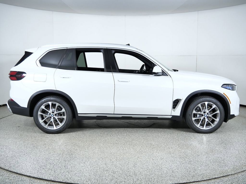 Thumbnail: 2026 BMW X5 - 10