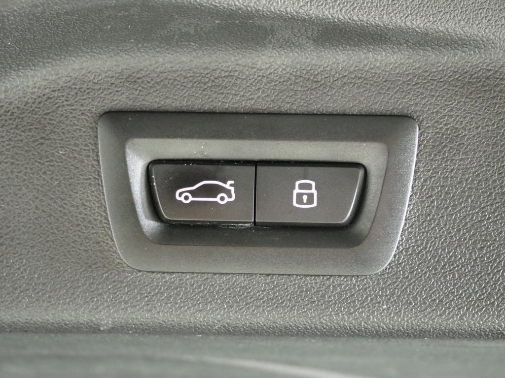 Thumbnail: 2024 BMW X7 - 37