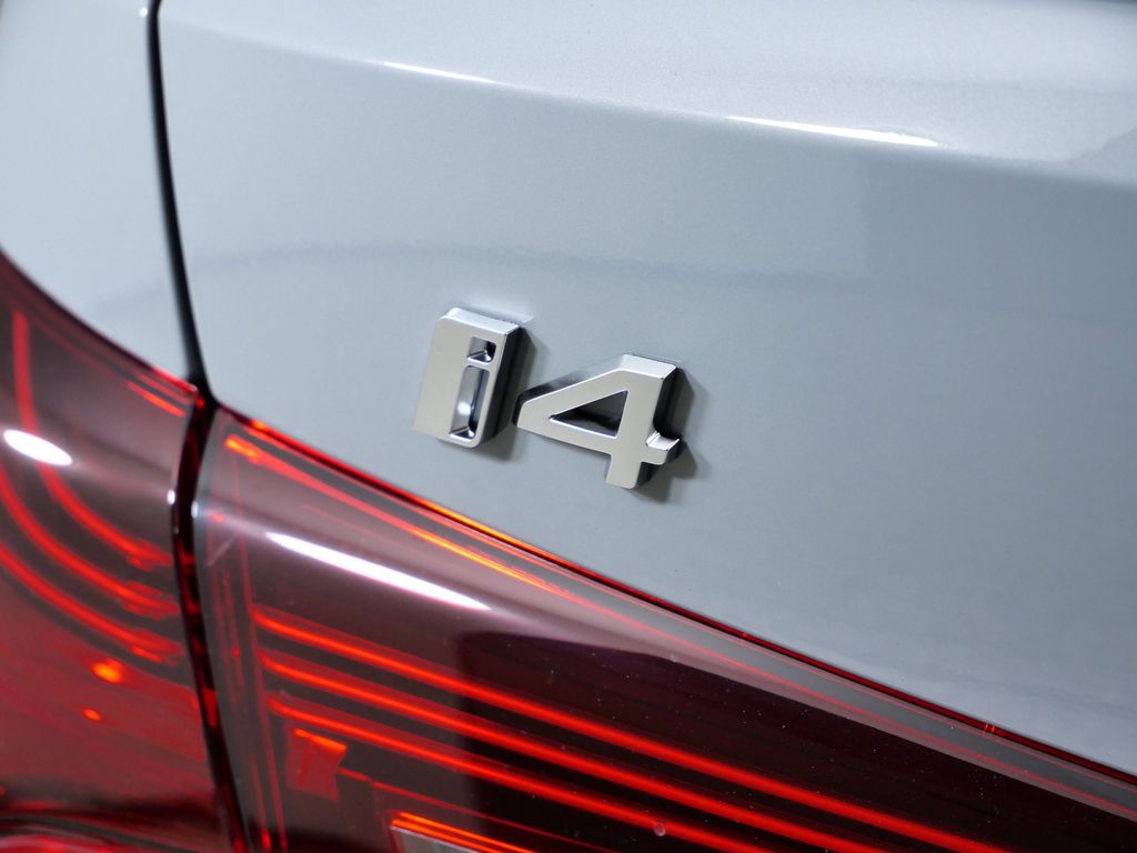 Thumbnail: 2026 BMW i4 - 13