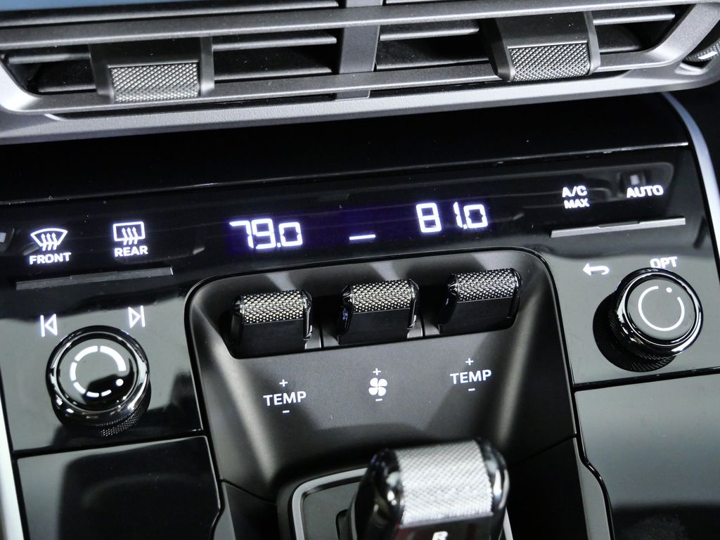 Thumbnail: 2023 Porsche 911 - 40