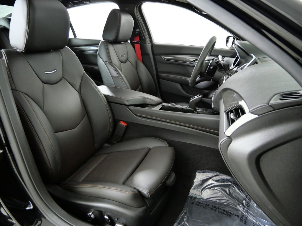 Thumbnail: 2022 Cadillac CT5 - 22