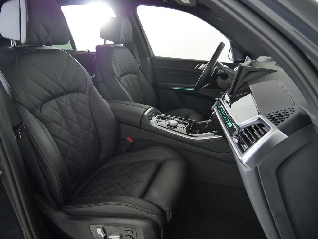 Thumbnail: 2026 BMW X5 - 21