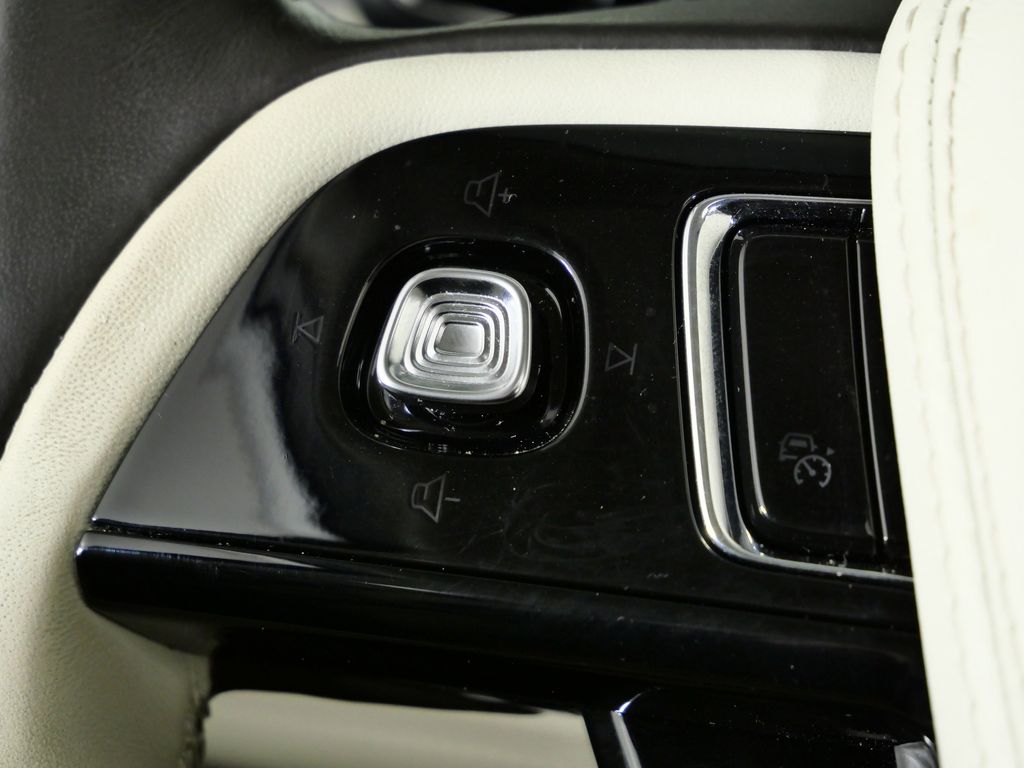 Thumbnail: 2020 Lincoln Aviator - 41