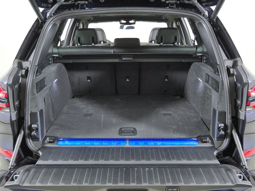 Thumbnail: 2026 BMW X5 - 28