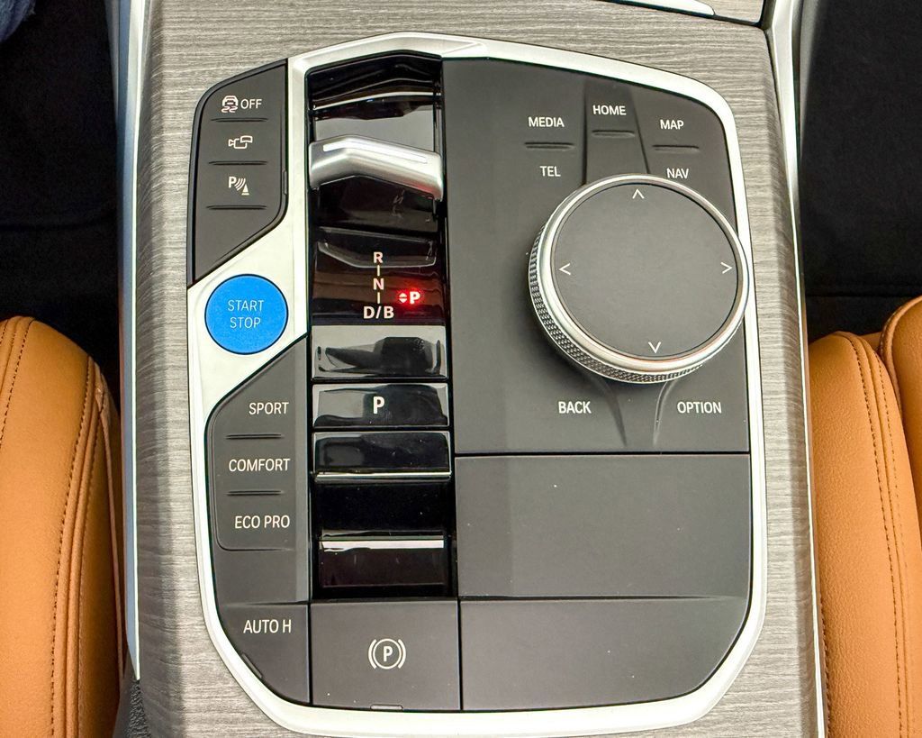 Thumbnail: 2025 BMW i4 - 51