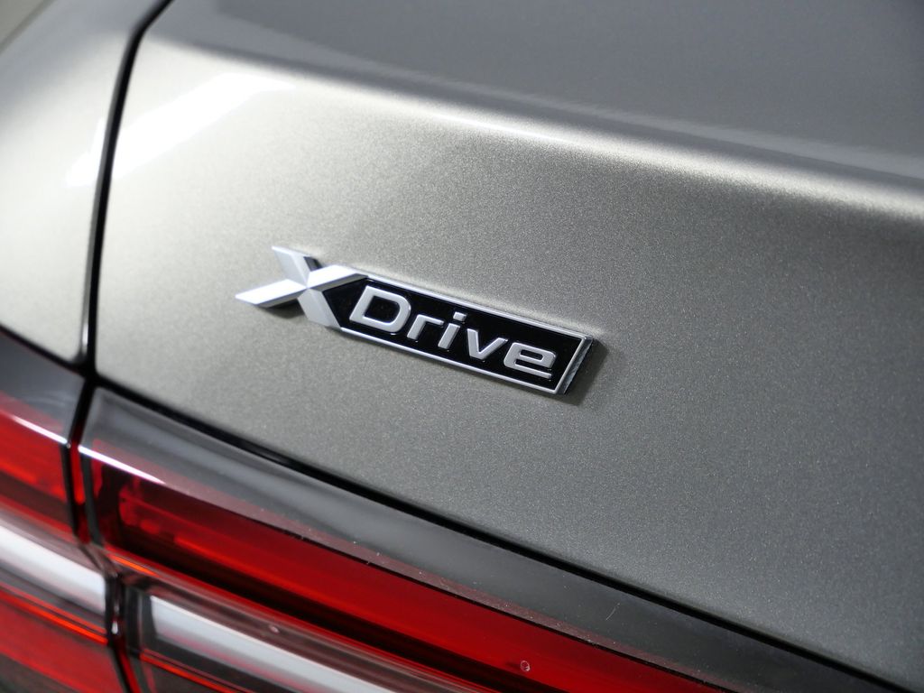 Thumbnail: 2025 BMW 5 Series - 16