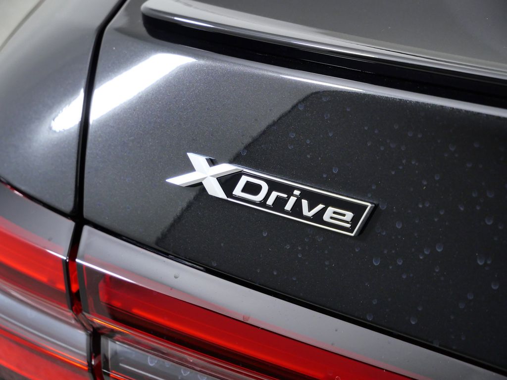 Thumbnail: 2026 BMW 5 Series - 13