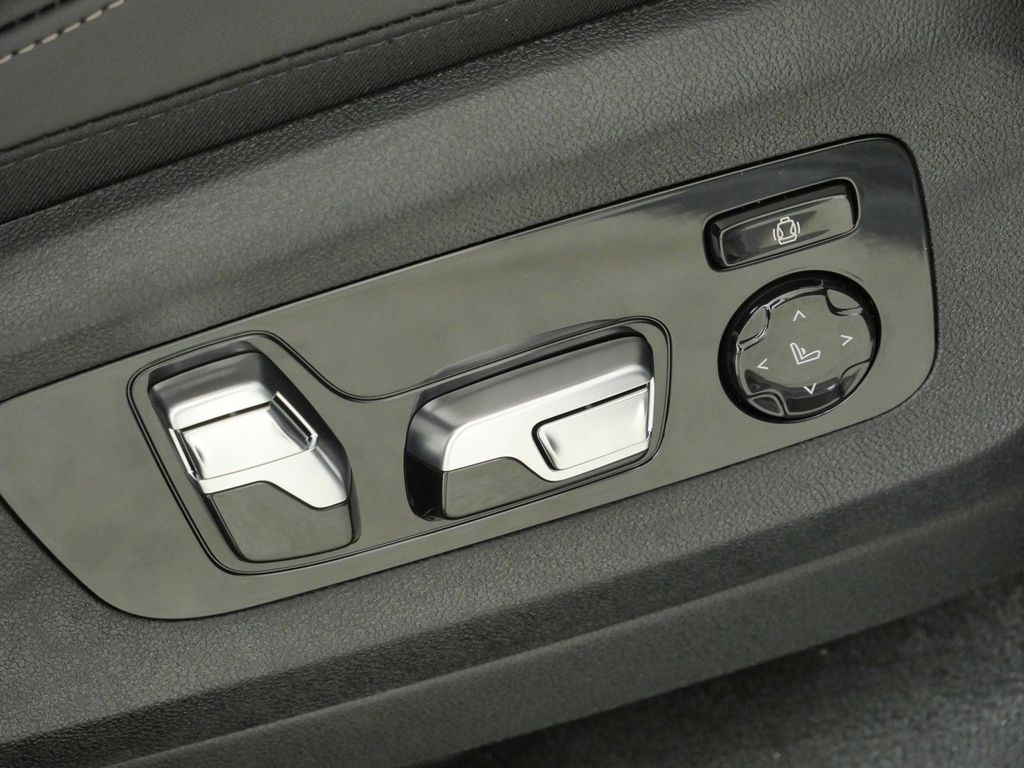 Thumbnail: 2026 BMW X5 - 22