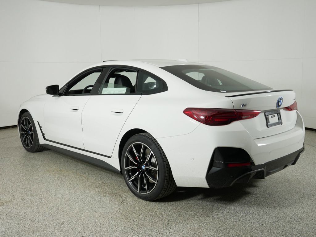 Thumbnail: 2025 BMW i4 - 15