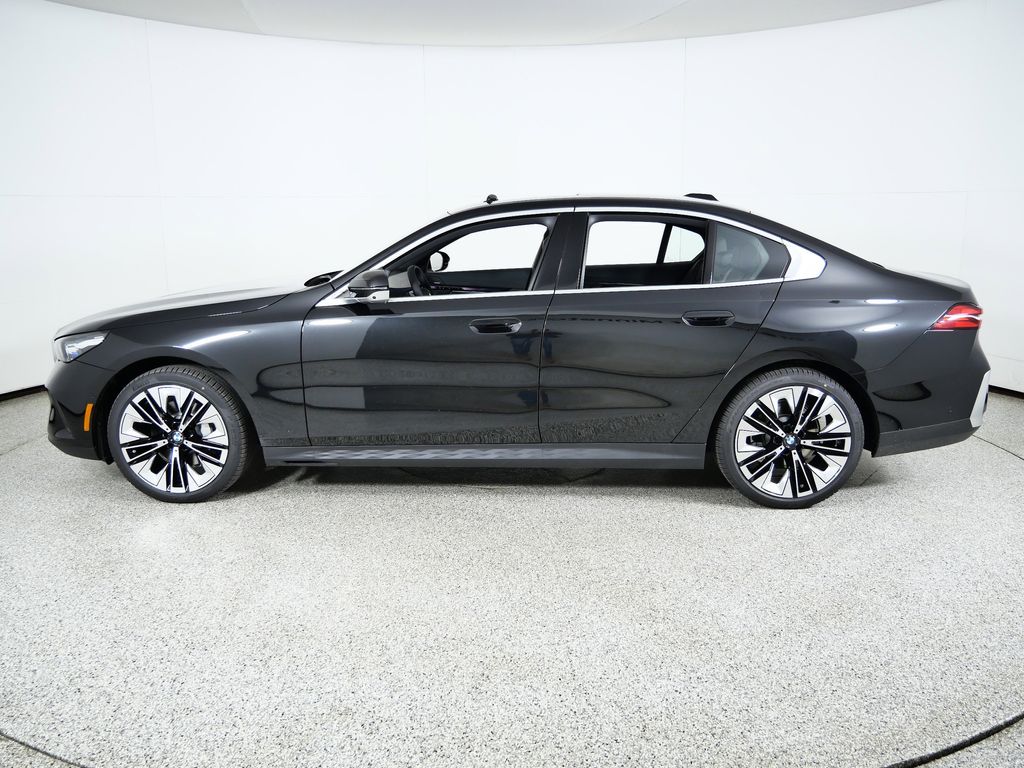 Thumbnail: 2026 BMW 5 Series - 15