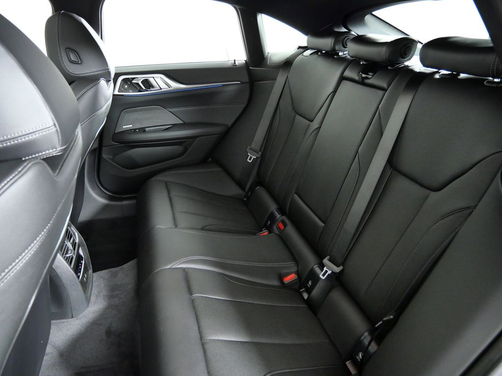 Thumbnail: 2026 BMW i4 - 31