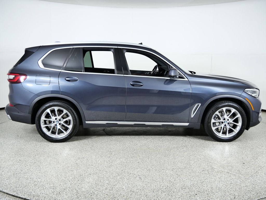 Thumbnail: 2022 BMW X5 - 10