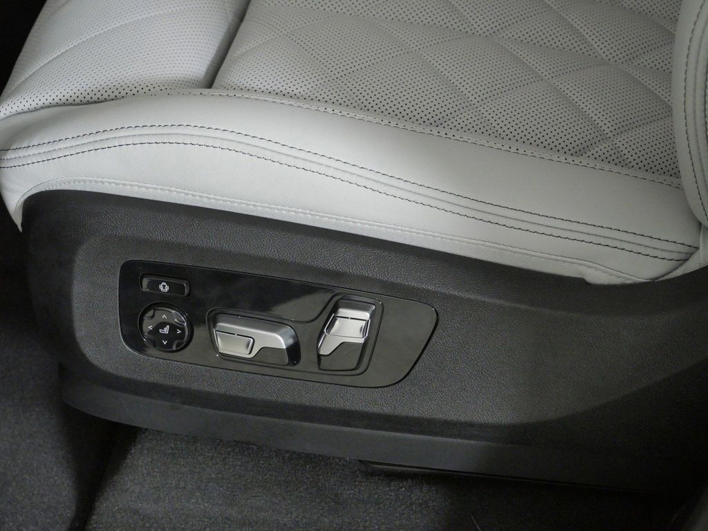 Thumbnail: 2026 BMW X5 - 39