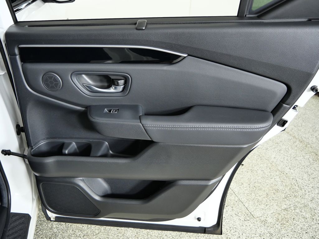 Thumbnail: 2025 Honda Pilot - 25