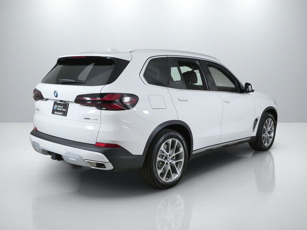 Thumbnail: 2026 BMW X5 - 9