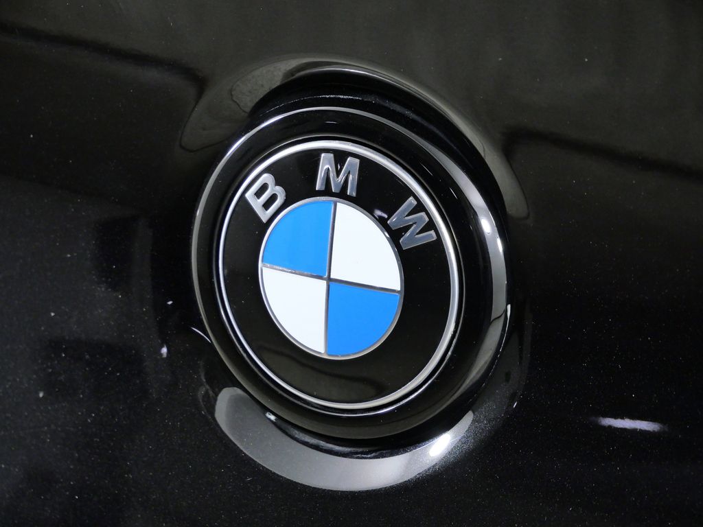 Thumbnail: 2025 BMW X4 - 14