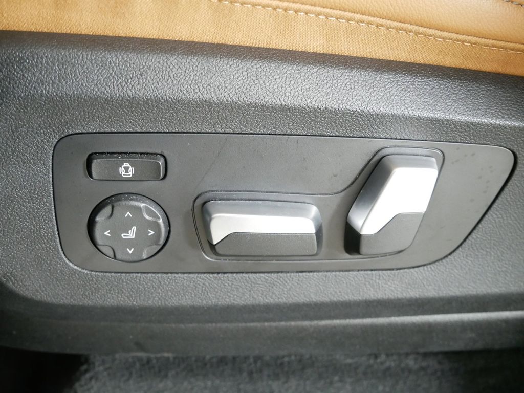 Thumbnail: 2021 BMW X5 - 40