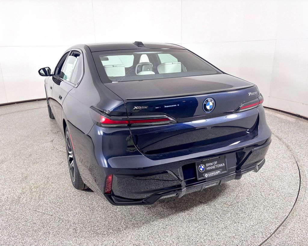 Thumbnail: 2025 BMW 7 Series - 11