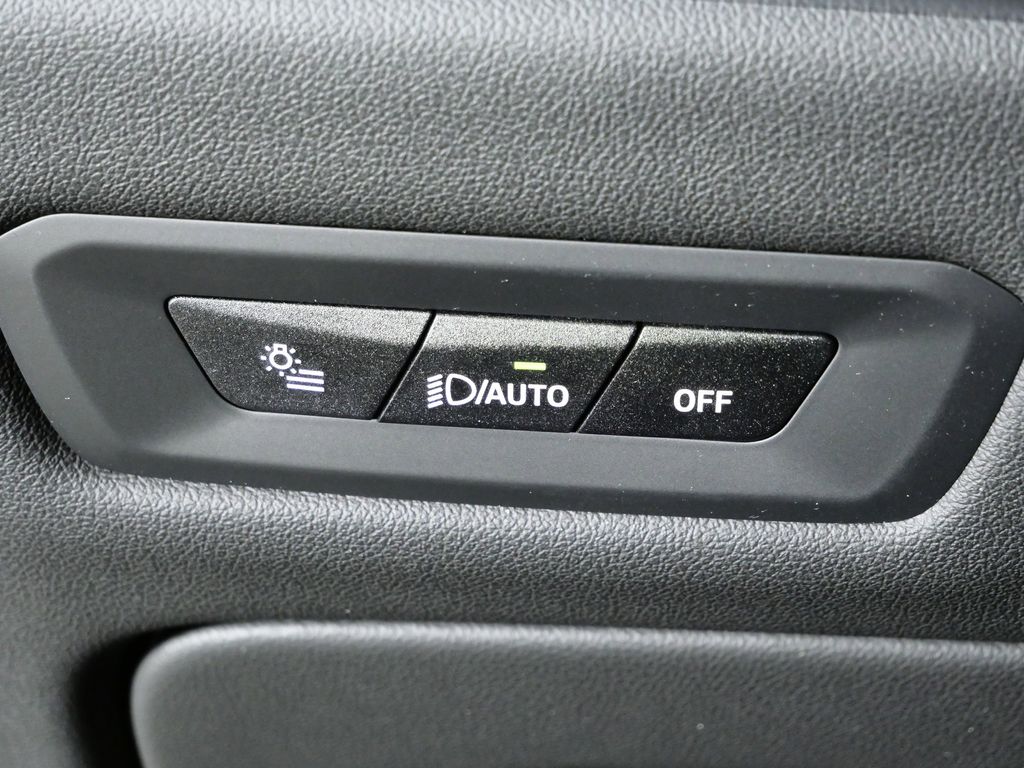 Thumbnail: 2026 BMW X5 - 40