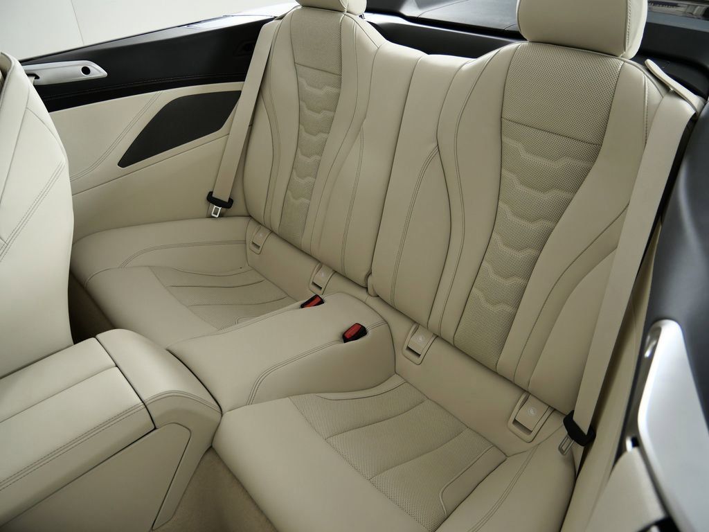 Thumbnail: 2026 BMW 8 Series - 31