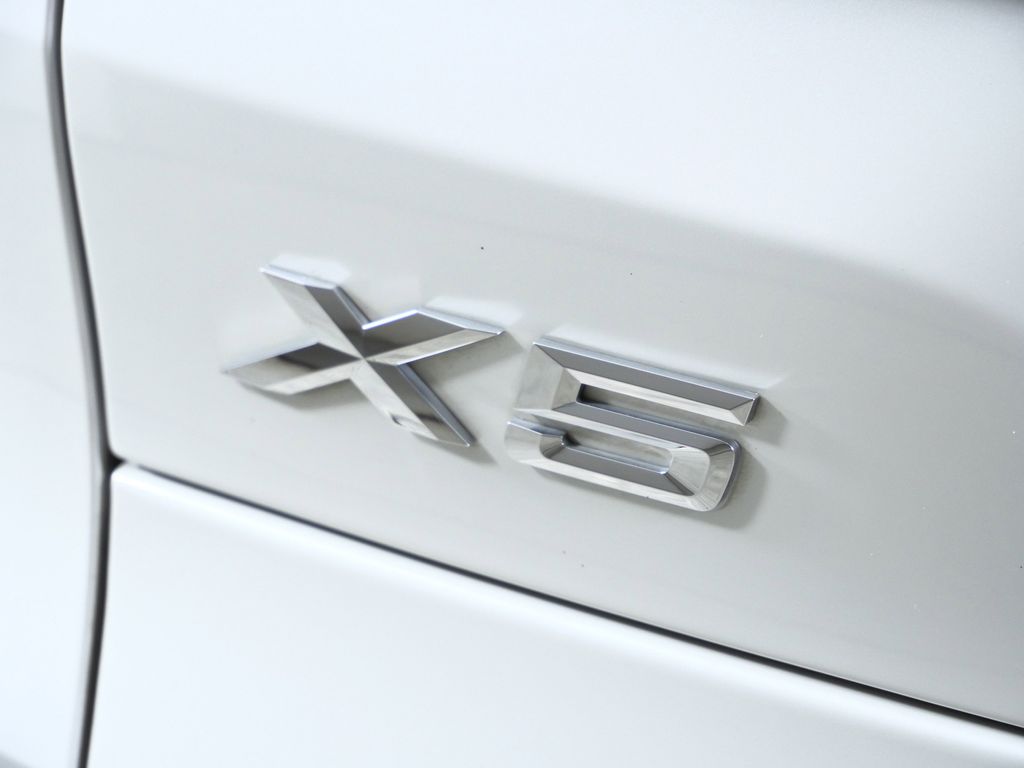 Thumbnail: 2023 BMW X5 - 16