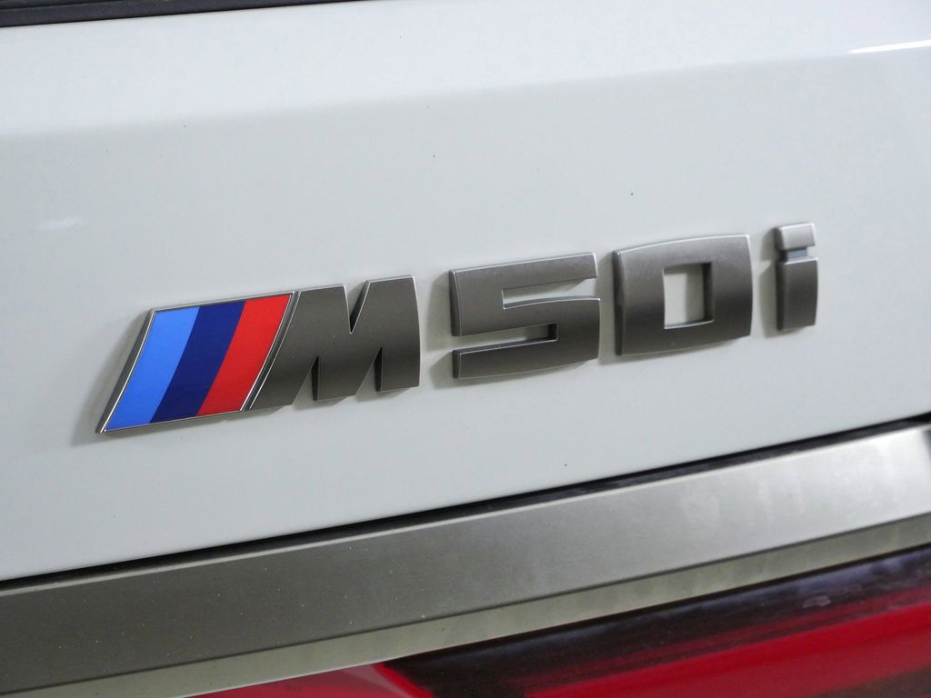 Thumbnail: 2022 BMW X7 - 12