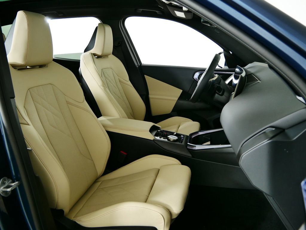 Thumbnail: 2025 BMW X3 - 24