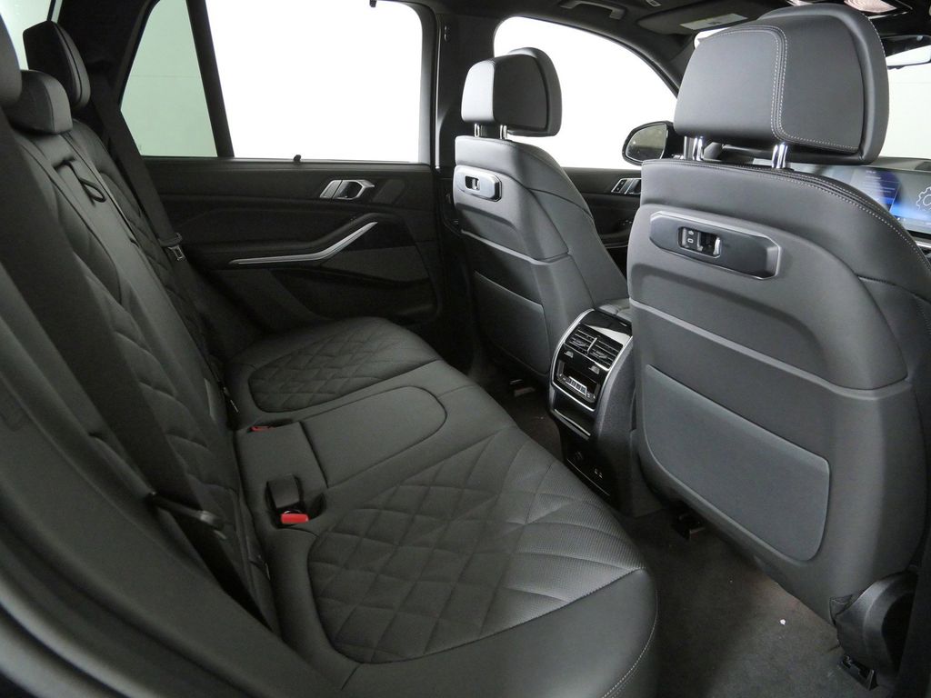 Thumbnail: 2026 BMW X5 - 26