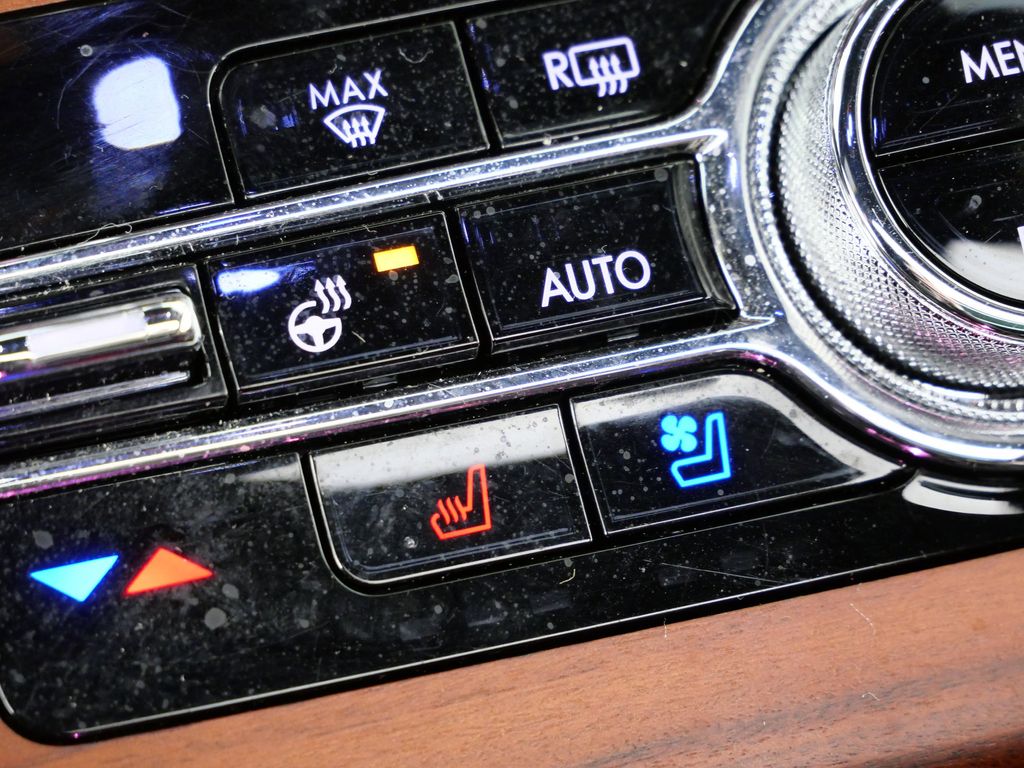 Thumbnail: 2023 Lincoln Aviator - 49