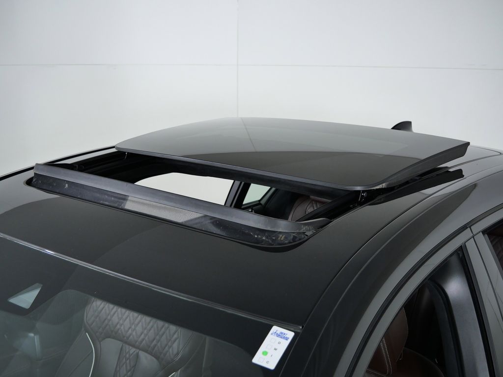 Thumbnail: 2016 BMW 7 Series - 19