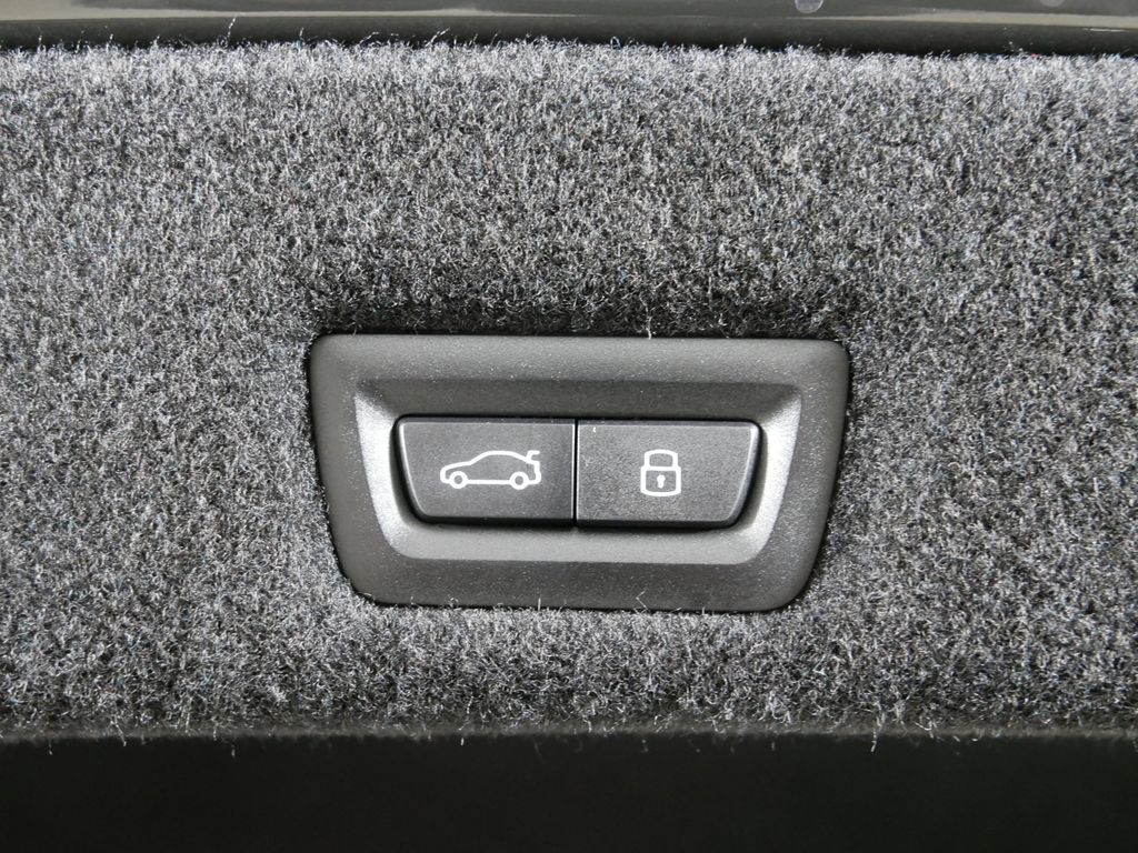 Thumbnail: 2025 BMW 7 Series - 26