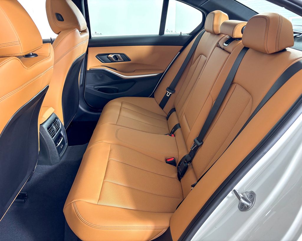 Thumbnail: 2025 BMW 3 Series - 29