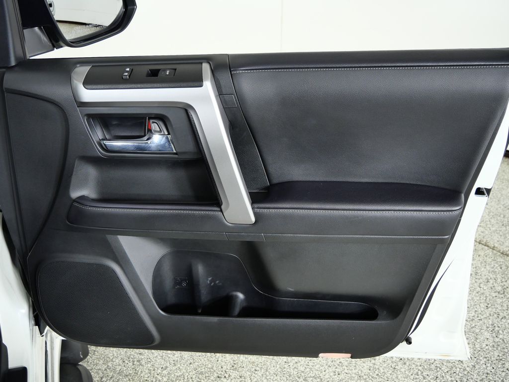 Thumbnail: 2022 Toyota 4Runner - 19