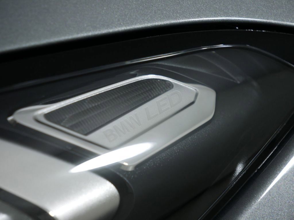 Thumbnail: 2025 BMW 3 Series - 22