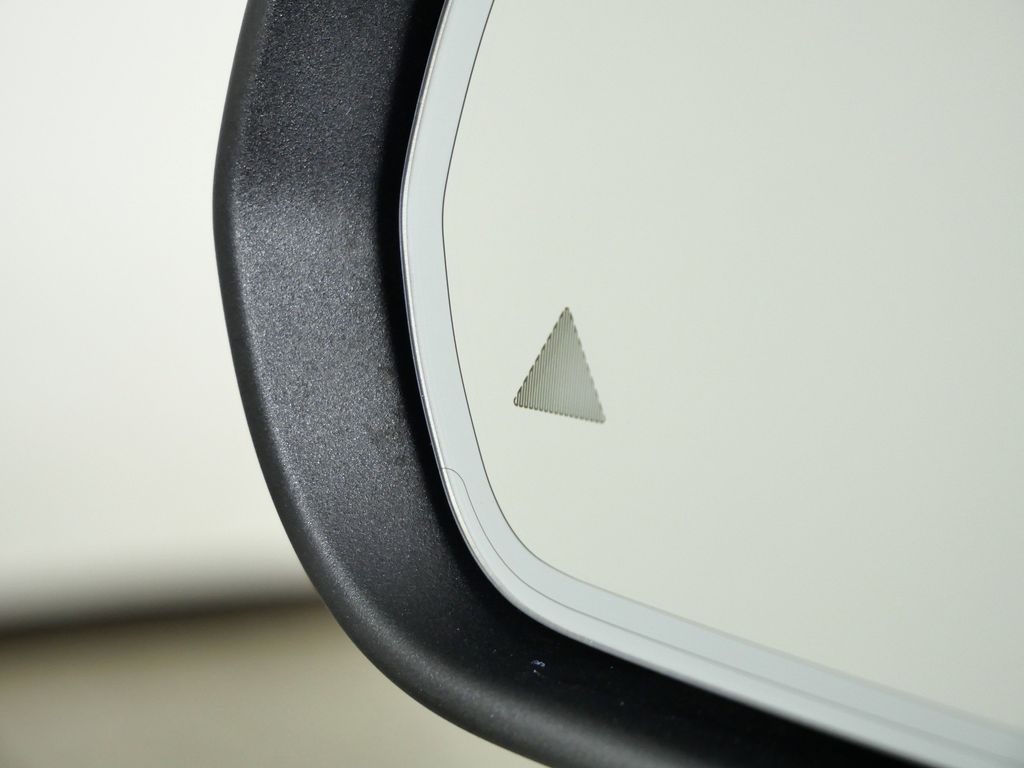 Thumbnail: 2018 Mercedes-Benz C-Class - 36