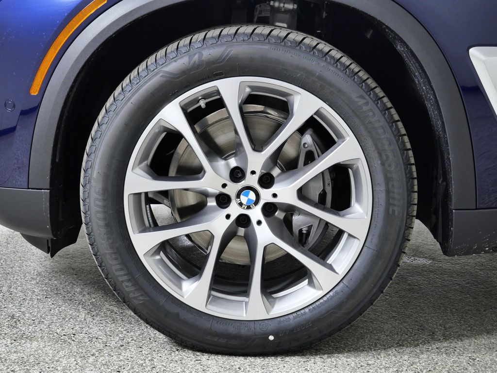 Thumbnail: 2026 BMW X5 - 17