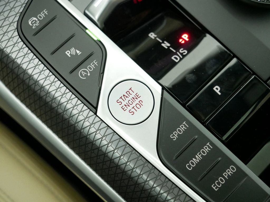 Thumbnail: 2025 BMW 3 Series - 50